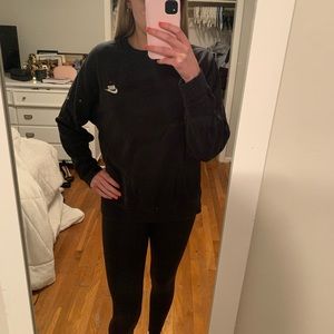 BLACK NIKE CREWNECK